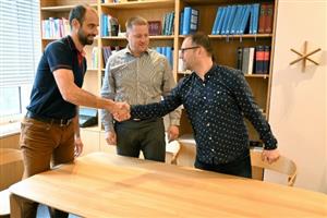 Lídři Krásné Kopřivnice, Sdružení nezávislých Kopřivnice a KDU-ČSL už minulý pátek oznámili dohodu na povolební spolupráci a vůli uzavřít koaliční smlouvu o složení rady a vedení města Kopřivnice.
FOTO: DAVID MACHÁČEK