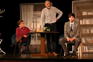 Návštěvníci Kulturního domu v Kopřivnici se minulé pondělí bavili konverzační komedií Mlčeti zlato s Janem Čenským a Danou Morávkovou v hlavních rolích.
FOTO: DAVID MACHÁČEK