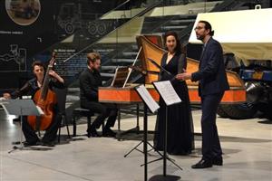 Přímo v prostorách muzea nákladních automobilů zněla v neděli hudba barokních skladatelů.
FOTO: DAVID MACHÁČEK