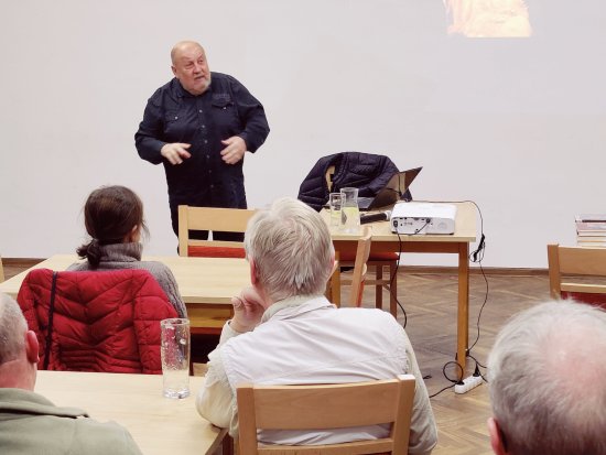 System.Linq.Enumerable+<TakeIterator>d__25`1[System.Char]