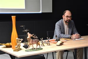 Etnolog Václav Michalička z příborského Centra tradičních technologií přednášel v Kopřivnici o fušování v Tatře. Nyní připravuje výstavu o fenoménu kutilství.
FOTO: DAVID MACHÁČEK