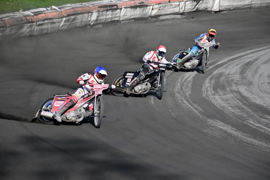 Fanoušci ploché dráhy v Kopřivnici se mohou v tomto roce těšit na pořádnou porci závodů, poprvé se půjde na “plošinu” už na začátku května.
FOTO: DAVID MACHÁČEK