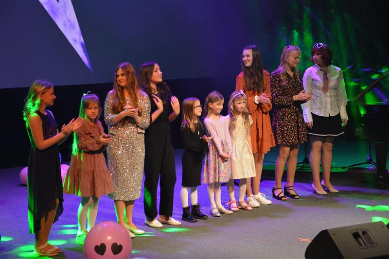 Vystoupení před kamerami už mají finalistky letošní KoprStar úspěšně za sebou. Od zítřka je bude možné vidět v KTK. FOTO: D. MACHÁČEK