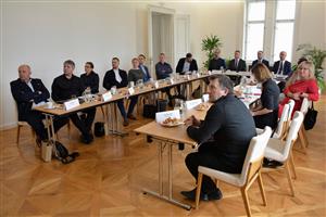 Poprvé v aktuálním volebním období hostila Kopřivnice starosty všech obcí ORP Kopřivnice na pravidelném pracovním jednání. FOTO: DAVID MACHÁČEK