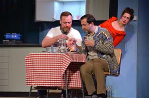 Držitelé divadelního předplatného kulturního domu měli minulý týden nabitý program. V úterý večer je čekalo představení komedie Bosé nohy v parku s Rudolfem Hrušínským a Veronikou Freimanovou. V neděli je pak bavili nejen Martin Hofmann, Filip Blažek a Le