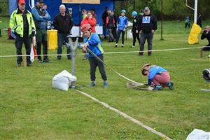 Na závodech v Lubině bylo znát, že jde o jeden z prvních závodů po zimní pauze. Mladí hasiči dělali hodně chyb a také jim chyběla sehranost. FOTO: DANA HOĎÁKOVÁ
