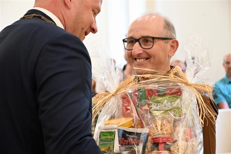 Josef Orság byl mezi oceněnými bezpříspěvkovými dárci krve absolutním rekordmanem. Aktuálně za 30 let dárcovství absolvoval bezmála čtyři stovky odběrů. FOTO: DAVID MACHÁČEK