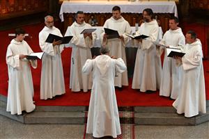 Schola Gregoriana Pragensis v Kopřivnici uvedla svůj nový pořad Týden na Karlově univerzitě. Uveden byl v rámci Svatováclavského hudebního festivalu. FOTO: DAVID MACHÁČEK