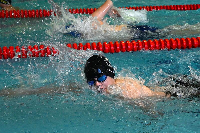 Plavec SK Kopřivnice Radim Lacina (na snímku) měl skvělou Velkou cenu Kopřivnice, ve všech svých startech s výjimkou jednoho si připsal nové osobní rekordy. FOTO: MAREK HAVRAN