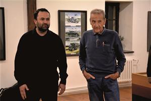 Karel Rosenkranz na vernisáži své aktuální výstavy v Muzeu na Fojtství. FOTO: DAVID MACHÁČEK