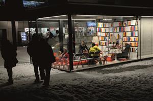 Výstavní pavilon v centru města postupně hledá svou náplň. Aktuálně je místem pravidelného Adventního čtení pro děti. FOTO: DAVID MACHÁČEK