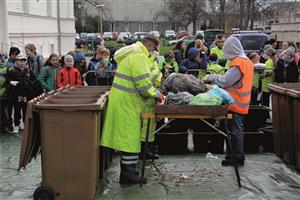 Komunální politici v minulém týdnu schvalovali i dvě vyhlášky týkajícího se odpadového hospodářství ve městě. Podle provedeného rozboru je 70 % obsahu popelnic dále tříditelné.