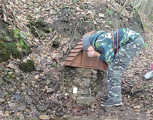 Nově vybudovaná studánka ve svahu Červeného kamene nese jméno Naděje. FOTO: RADKA KRYSOVÁ
