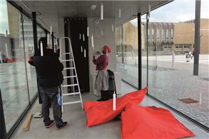 Výstavní pavilon v centru města bude mít v prvním roce po svém dokončení poměrně nabitý program. Připravuje se víc než třicet různých drobných výstav, happeningů a dalších akcí připomínajících nejen významné dny. FOTO: DAVID MACHÁČEK