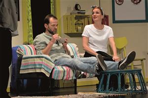 Lukáš Langmajer a Michaela Maurerová ztvárnili v komedii Ani o den dýl pár, jehož rozchod se výrazně zkomplikoval. FOTO: DAVID MACHÁČEK