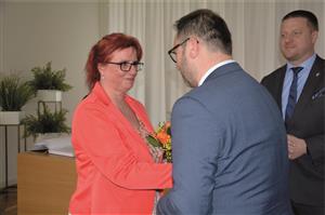 Zvláštního ocenění se dostalo Ivaně Davidové, která letos končí po 24letém působení na Základní škole v Lubině. FOTO: DANA HOĎÁKOVÁ