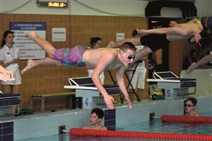 Domácí Jiří Zátopek (na snímku při startu 100 metrů VZ) stejně jako Michaela Richterová a Jaroslav Růžička vyhrál všech šest závodů, do kterých nastoupil. FOTO: MAREK HAVRAN