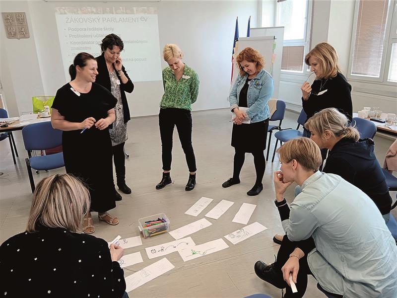 V rámci projektu MAP absolvovali učitelé workshop s názvem Třídní ideál, jenž jim má pomoci v nastavení zdravých vztahů mezi žáky i učiteli. FOTO: EVA KYTKOVÁ