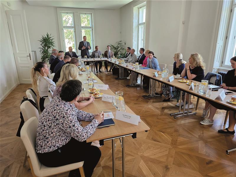 Ringhofferova vila hostila v závěru minulého týdne pravidelné setkání starostů ORP Kopřivnice, na kterém se probíraly mimo jiné legislativní změny. FOTO: DAVID MACHÁČEK