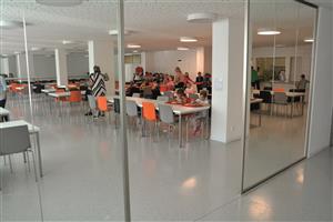 Zdržení dokončení rekonstrukce jídelny je dáno především přidáním některých nových položek, radiátory se původně měnit neměly. FOTO: D. MACHÁČEK