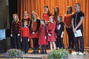 Součástí programu 25. ročníku kopřivnické přehlídky pěveckých sborů byl i dětský sbor Gaudium, působící při soukromé základní umělecké škole MIS music. FOTO: DAVID MACHÁČEK
