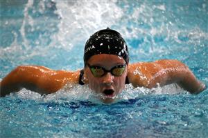 Michaela Richterová byla jedním ze tří domácích závodníků, kteří vyhráli všech šest závodů, ve kterých startovali. Na snímku je v závodě v disciplíně motýlek.