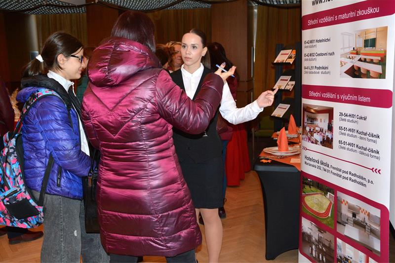 Seznámit se s nabídkou studijních oborů přišly víc jak dvě stovky žáků osmých a devátých tříd nejen z Kopřivnice, ale i okolí.
