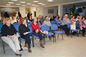 Téměř čtyři desítky zájemců přilákala beseda se soudcem Okresního soudu Martinem Filou, který hovořil o problematice ustanovení opatrovníka a omezení svéprávnosti.