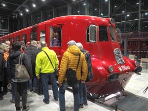 Přednáška o osudech Slovenské strely se uskutečnila v jejím výstavním depozitáři a účastníci měli možnost si vlak prohlédnout.