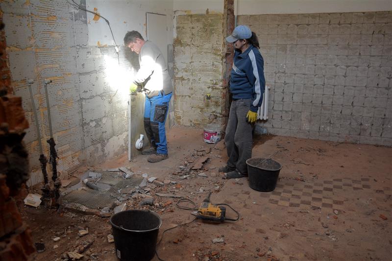 Sociální zařízení ve druhém patře na zimním stadionu procházejí rekonstrukcí. Ta by měla skončit na konci března.