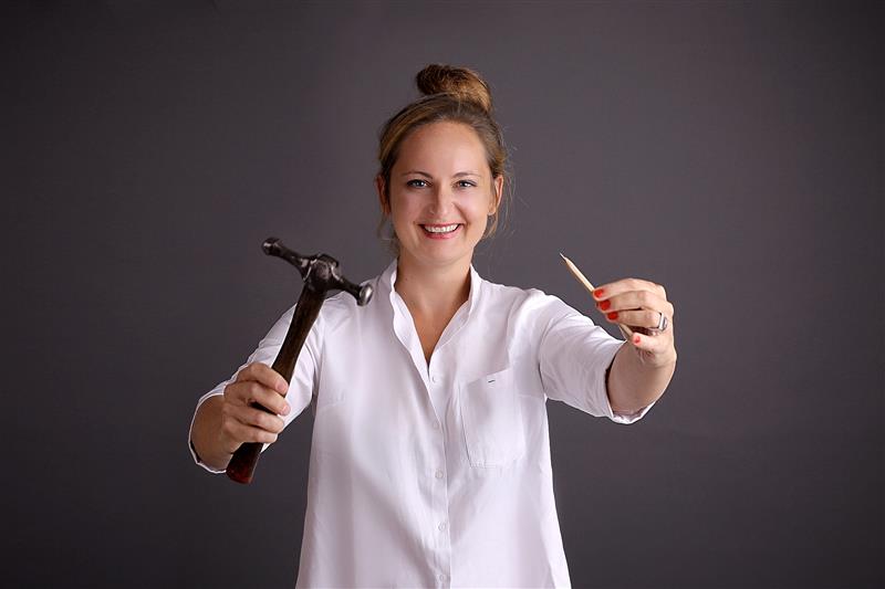 Umělecká kovářka Christine Habermann von Hoch žije a tvoří v nedalekém Příboře.