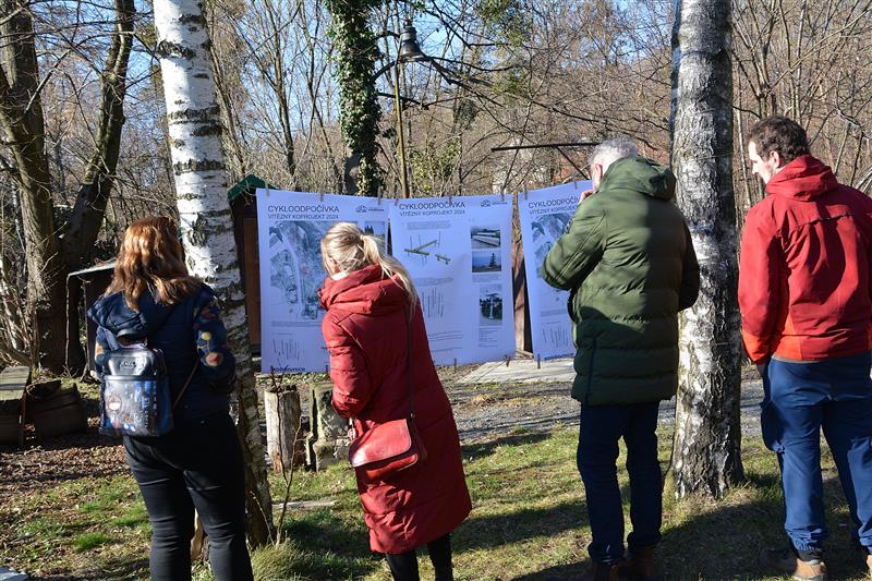 Na veřejném projednání představili architekti města návrh, co vše a kde by mohlo vzniknout v průběhu letních prázdnin na odpočinkovém místě u splavu v Lubině.