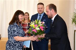 Před týdnem proběhlo tradiční ocenění pedagogických pracovníků za jejich práci. Součástí ceremoniálu bylo i poděkování dvěma končícím ředitelkám škol