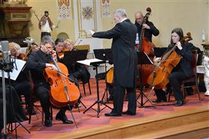 Na koncertě Komorního orchestru Kopřivnice zazněl v kostele sv. Jana Nepomuckého ve Štramberku koncert pro violoncello C dur. Sólový part hrál Tomáš Socha. Program soubor nastudoval k oslavě životního jubilea Markéty Melčákové, jedné ze zakládajících člen