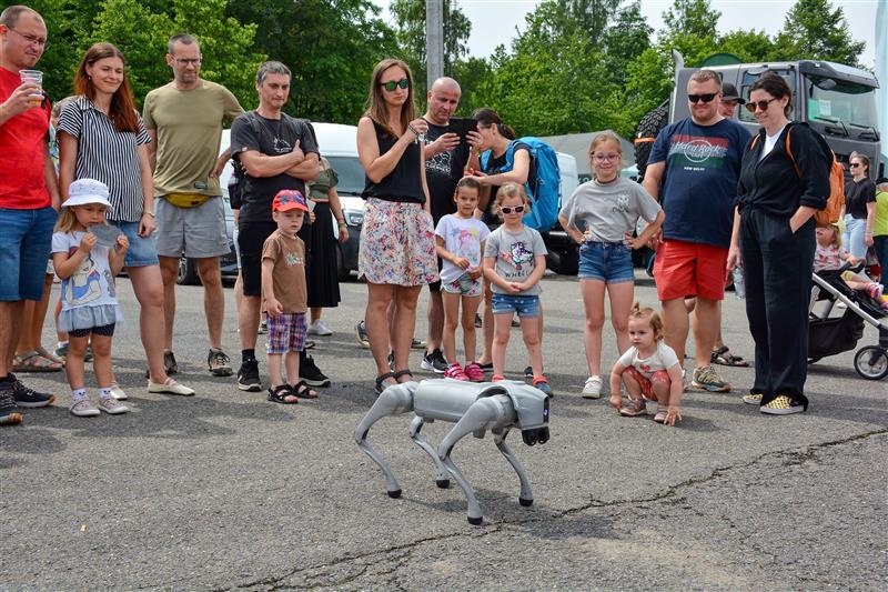 Na víkendových Dnech techniky poutaly pozornost návštěvníků nejen mnohatunové stroje, ale také novinky ze světa kybernetiky, robotiky a digitálních technologií