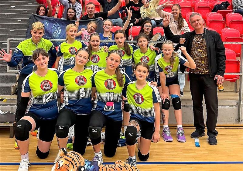 Volejbalistky KV Kopřivnice zanechaly na MČR v Karlových Varech dobrý dojem, končily s kladnou zápasovou bilancí a obsadily parádní osmé místo