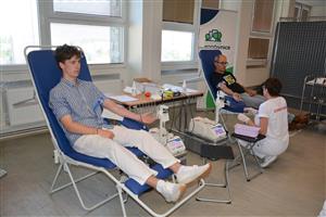 V minulém týdnu darovalo na radnici v mobilním odběrovém centru 22 lidí krev, z toho devět bylo prvodárců. Akce proběhne letos ještě dvakrát