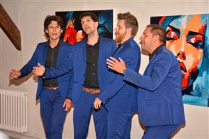 Vernisáž výstavy Zdeňka Babince a Lenky Dobiášové, která bude na Fojtství k vidění celé léto, zpestřilo vystoupení barbershopového kvarteta NoTimers