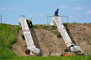 Terénní nerezové skluzavky vyhrály v roce 2021, kdy do hlasování postoupilo sedm návrhů Koprojektů, realizace se ale dočkaly až o dva roky později