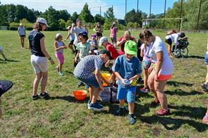Pobytový tábor pro děti se speciálními potřebami měl integrační charakter. Týden s handicapovanými kamarády trávilo i sedm zcela zdravých dětí. FOTO: DAVID MACHÁČEK