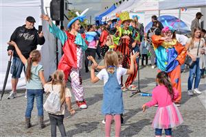 Minulou neděli si stovky rodin s dětmi užily zábavu na akci Den pro rodinu pořádanou Moravskoslezským krajem v prostoru před Muzeem nákladních automobilů Tatra.