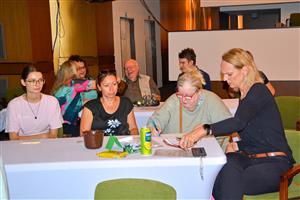 Před týdnem se sešli v kulturním domě členové všech jednadvaceti volebních komisí, kteří budou dohlížet na bezproblémový průběh voleb do parlamentu.