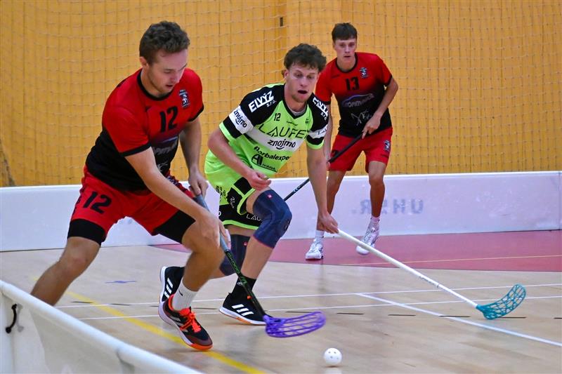 Z prvních tří zápasů nové sezony mají florbalisté Kopřivnice čtyři body. Zdatně si zatím vedou i dvě nové posily – obránce Dan Peterek (č. 12) a útočník David Svoboda (č. 13).