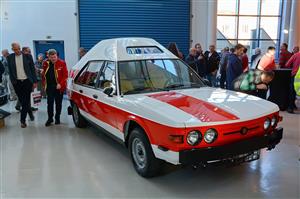 Renovovaný prototyp rychlé sanitky T 624 z designerské dílny Václava Krále budil při své předpremiéře v muzeu náležitou pozornost.