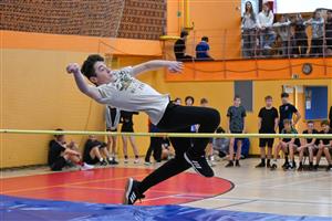 Do sportovní haly SOU se krátce před Vánoci jako každý rok sjely na dvě stovky mladých sportovců ze základních a středních škol z Kopřivnice a okolí.