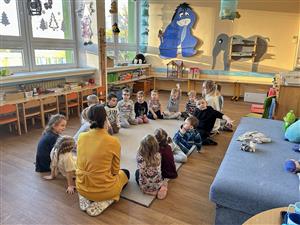 Od 5. ledna funguje Mateřská škola Pionýrská v náhradních prostorách poskytnutých ZŠ dr. Milady Horákové. Důvodem je zjištěná kontaminace v objektu školky.