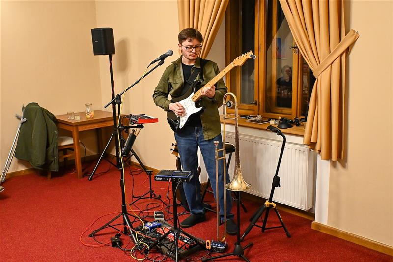 Jan Galia v Kopřivnici poprvé představil svůj muzikantský one man projekt Jan Man Band.