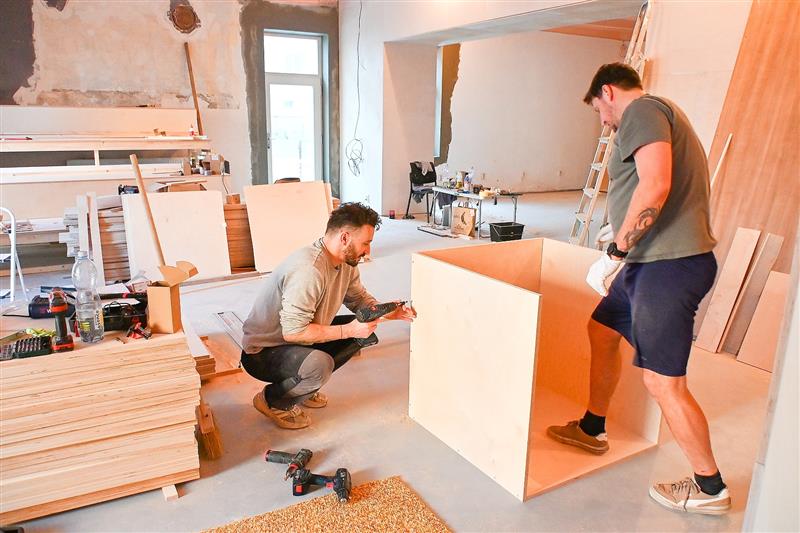 Práce na interiéru herny Köstka jsou v plném proudu. Nový podnik v budově Kasáren na ulici České byl měl otevřít v závěru dubna.