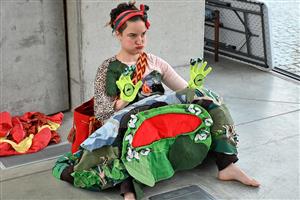 Filipína Cimrová s představením Madremonte hostovala v Kopřivnici v rámci minifestivalu Za zrcadlem.